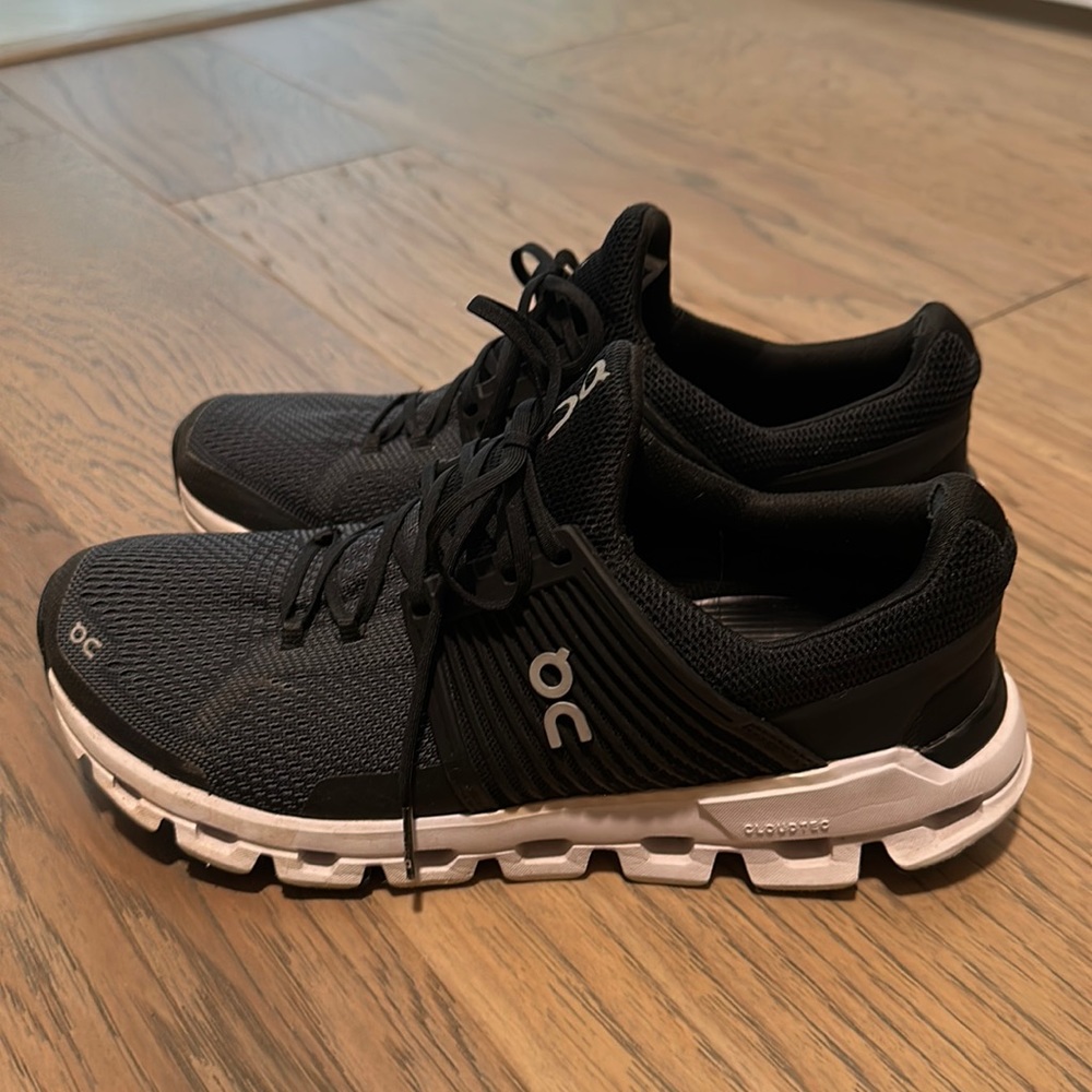 On cloud running cloud swift sneaker